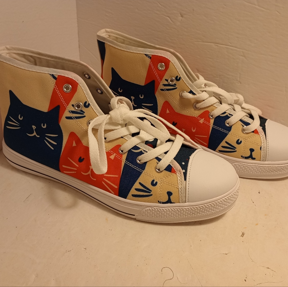 Kitty kicks tennis shoes